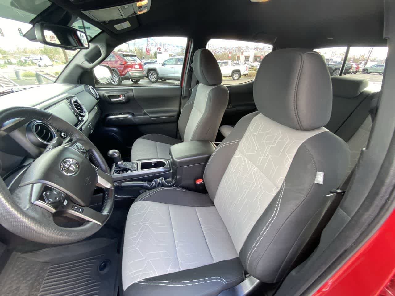 Thumbnail: 2022 Toyota Tacoma - 11