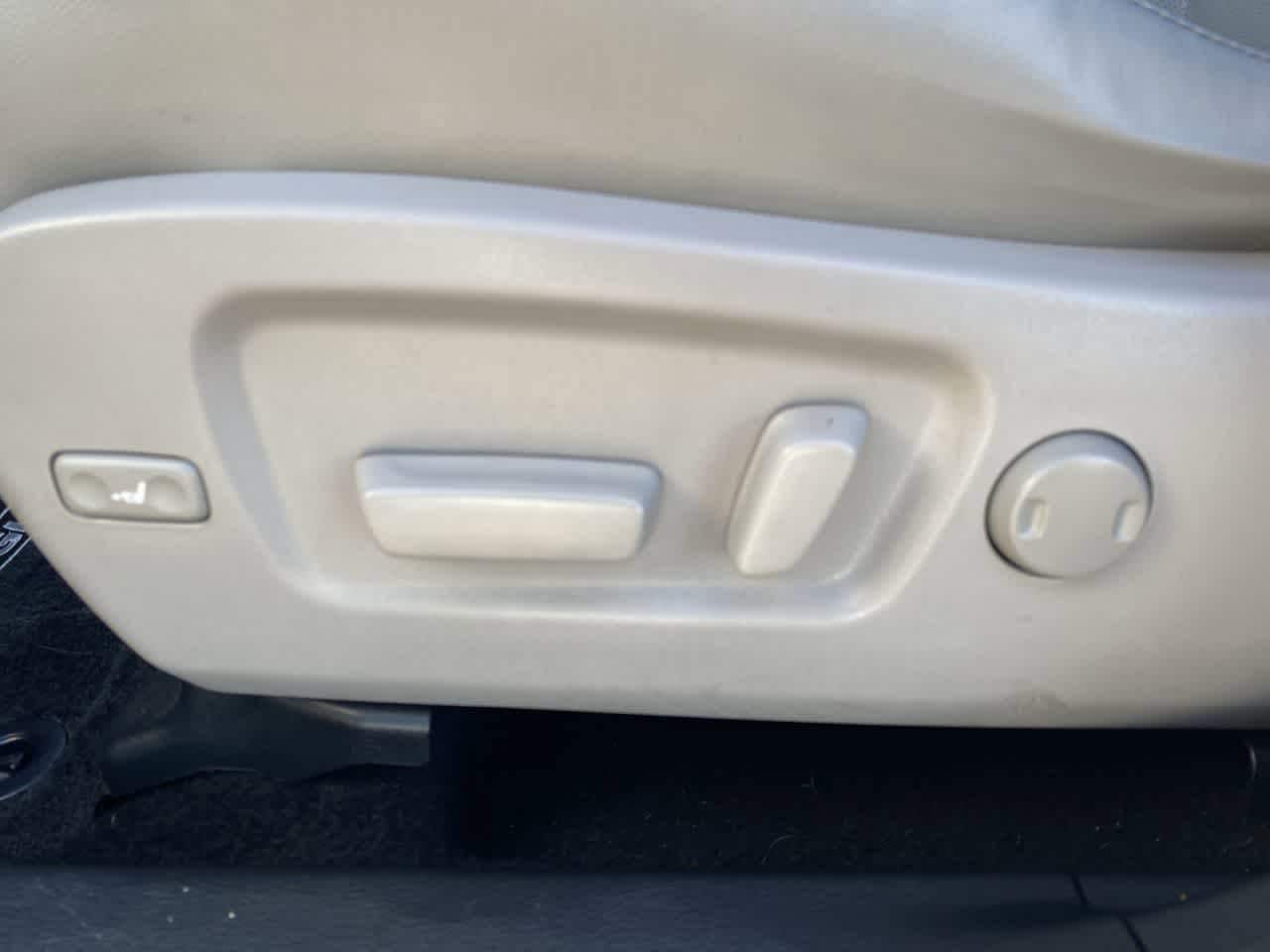 Thumbnail: 2015 Toyota Highlander - 12