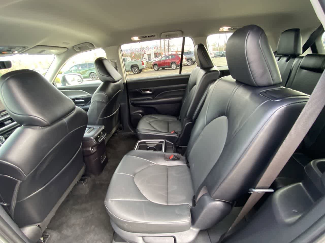 Thumbnail: 2025 Toyota Grand Highlander - 21