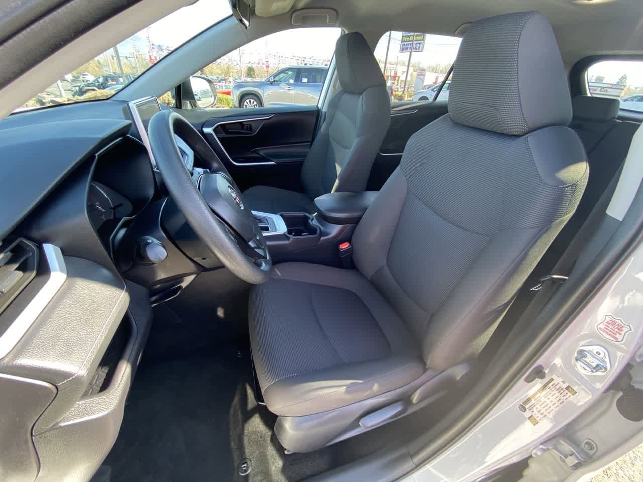 Thumbnail: 2025 Toyota RAV4 - 11