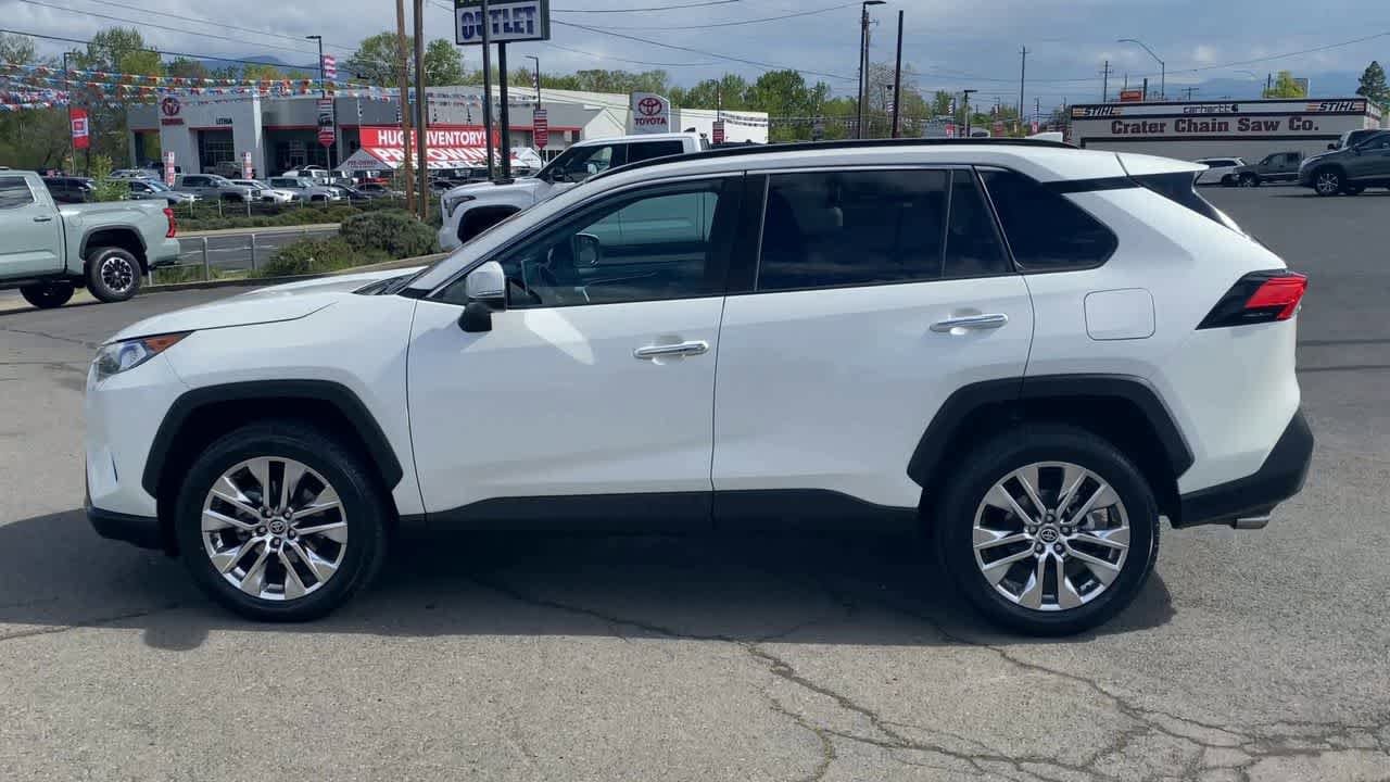 Thumbnail: 2021 Toyota RAV4 - 5