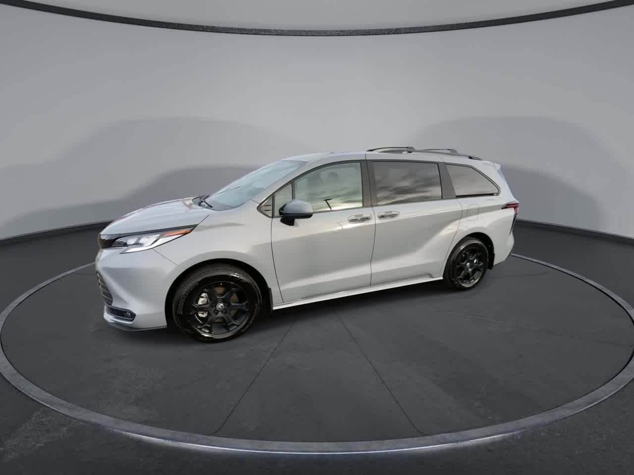 Thumbnail: 2025 Toyota Sienna - 4