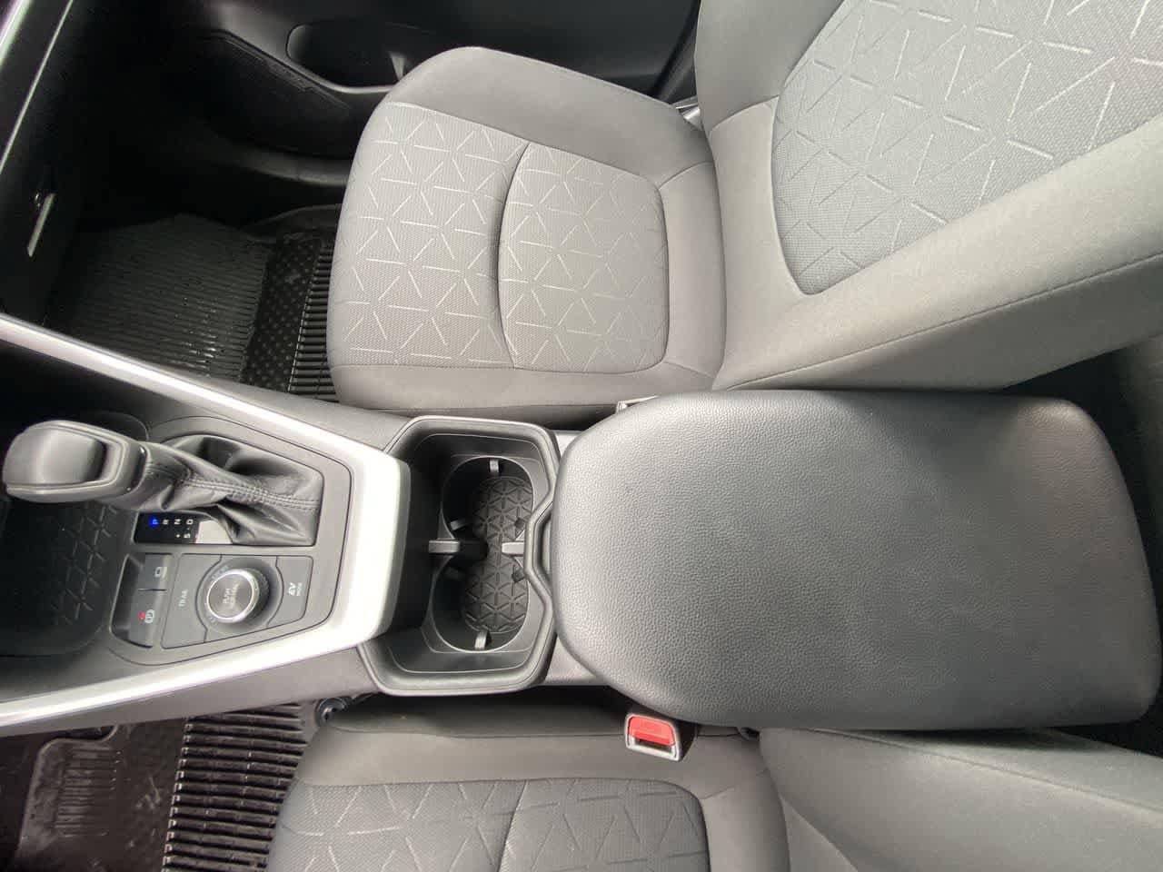 Thumbnail: 2022 Toyota RAV4 - 20