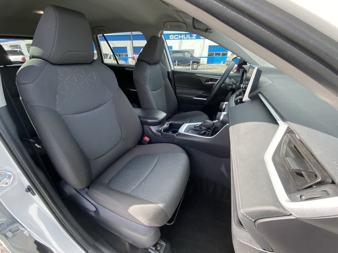 Thumbnail: 2025 Toyota RAV4 - 23