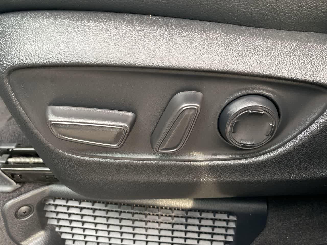 Thumbnail: 2025 Toyota Sienna - 12