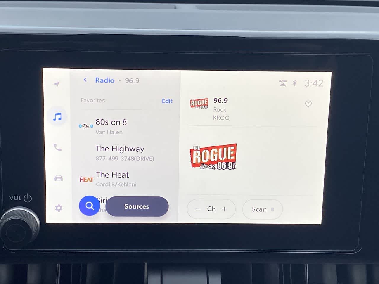 Thumbnail: 2025 Toyota RAV4 - 16