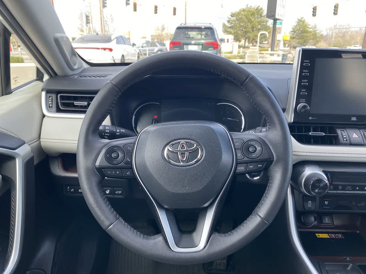 Thumbnail: 2022 Toyota RAV4 - 14