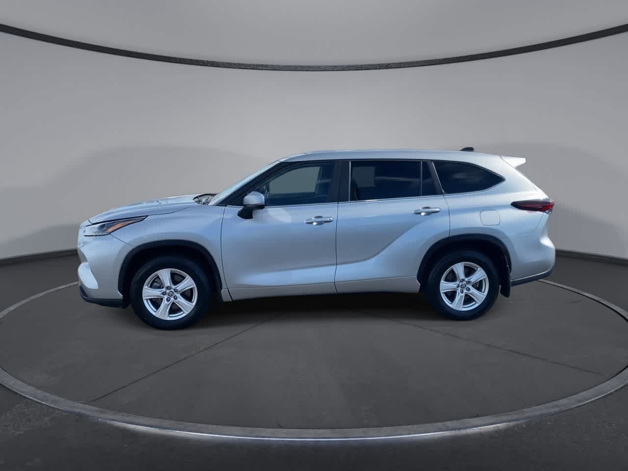 Thumbnail: 2024 Toyota Highlander - 6
