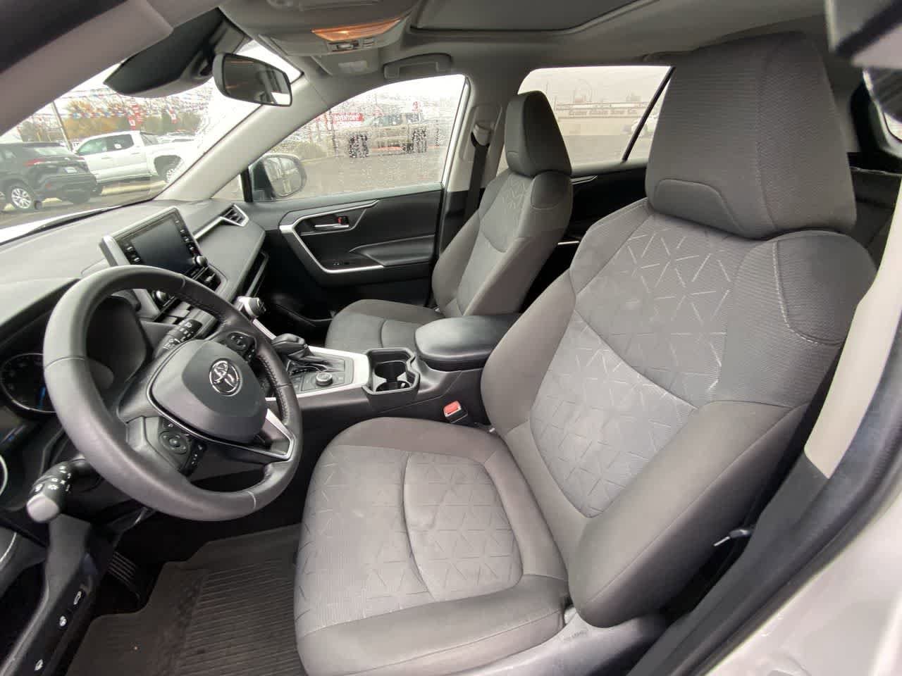 Thumbnail: 2021 Toyota RAV4 - 11