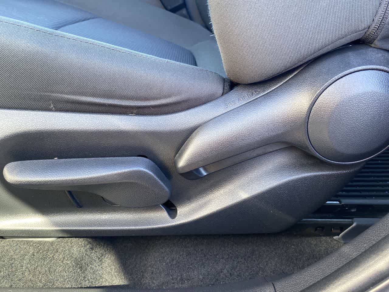 Thumbnail: 2022 Toyota RAV4 - 12