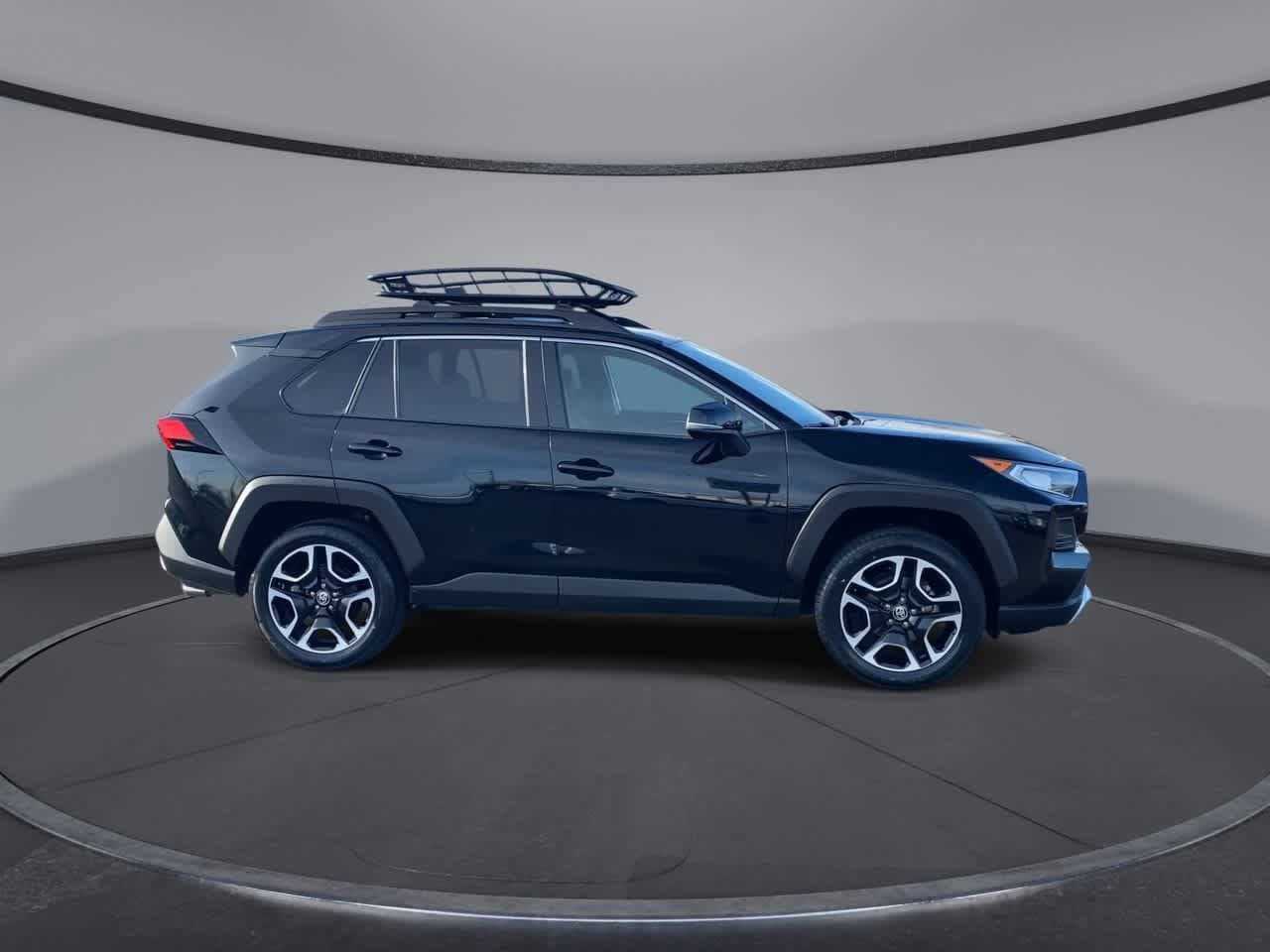 Thumbnail: 2021 Toyota RAV4 - 9
