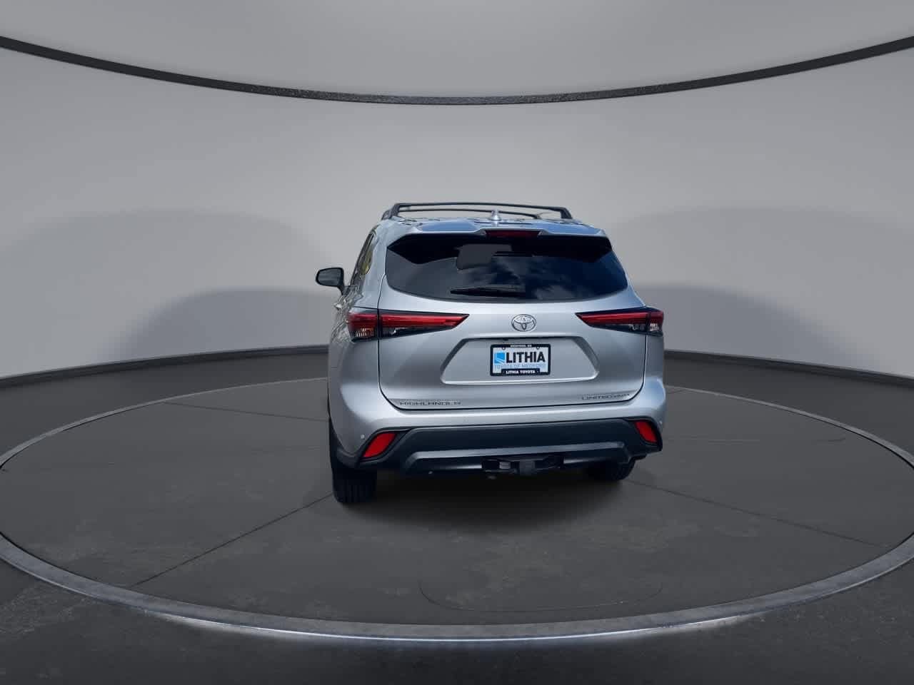 Thumbnail: 2022 Toyota Highlander - 7