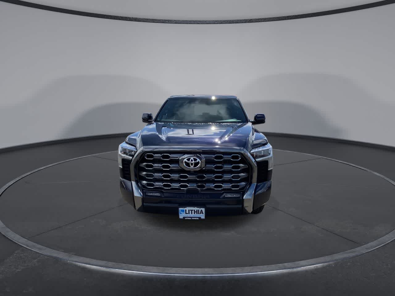 2025 Toyota Tundra Platinum CrewMax photo 3