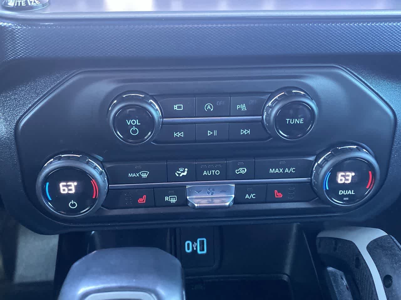 Thumbnail: 2021 Ford Bronco - 19