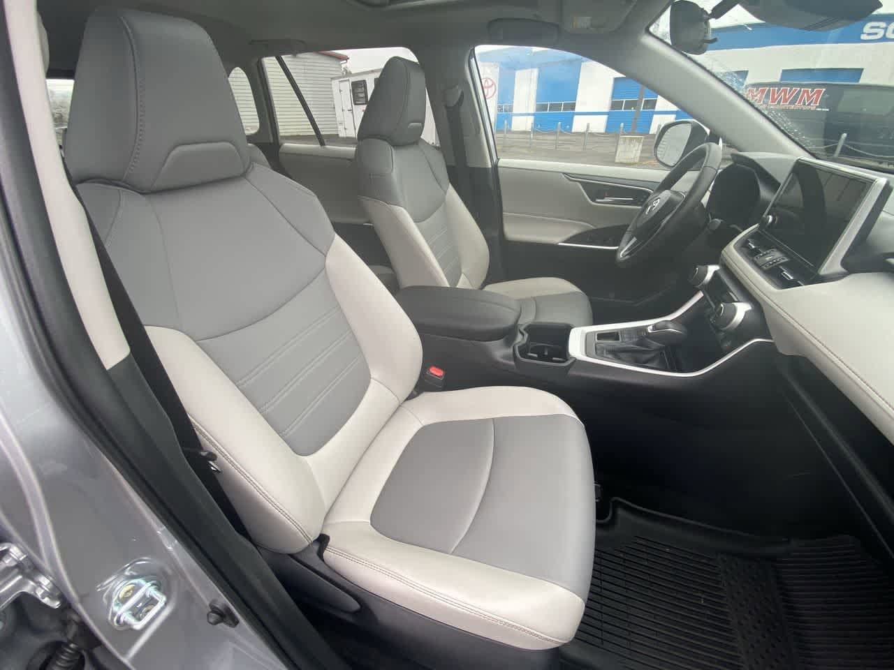 Thumbnail: 2025 Toyota RAV4 - 24