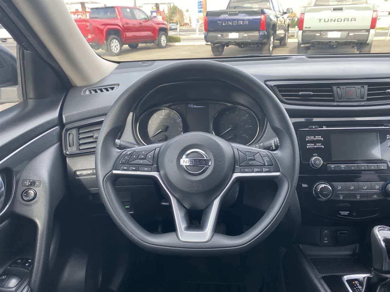 Thumbnail: 2017 Nissan Rogue - 14