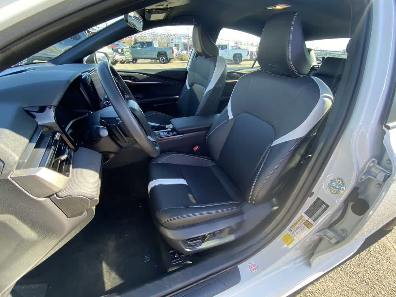 Thumbnail: 2025 Toyota Camry - 11