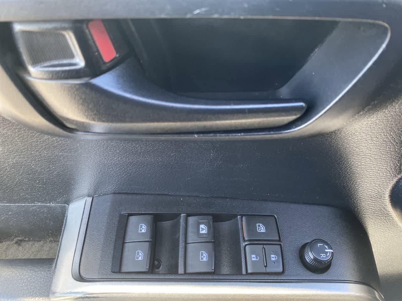 Thumbnail: 2019 Toyota Tacoma - 13