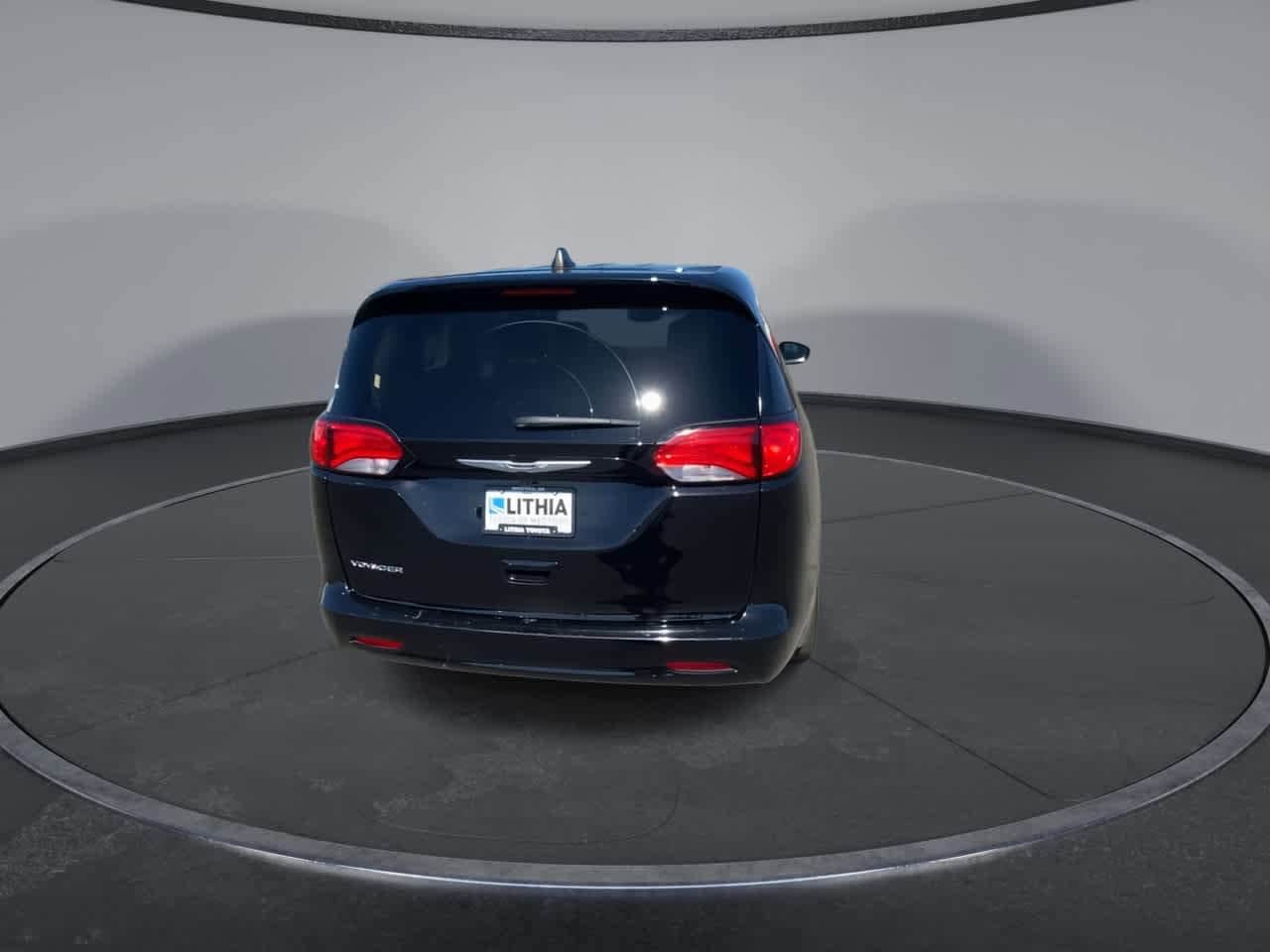 Thumbnail: 2024 Chrysler Voyager - 7