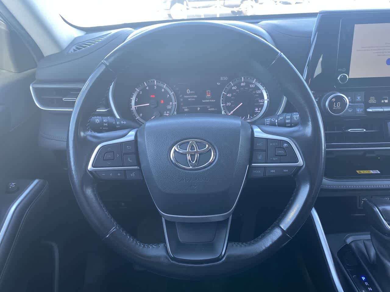 Thumbnail: 2023 Toyota Highlander - 14