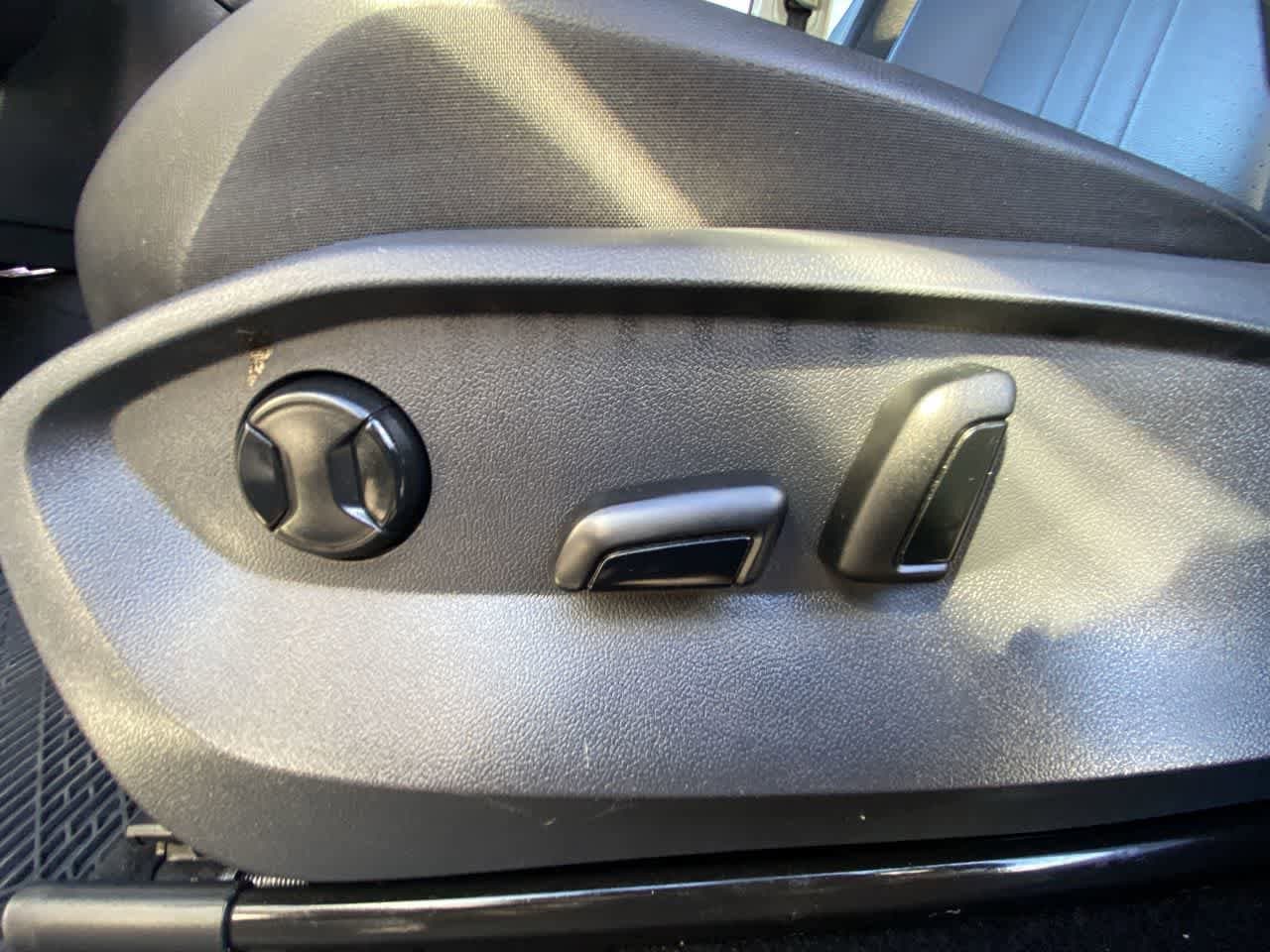 Thumbnail: 2022 Volkswagen Tiguan - 12