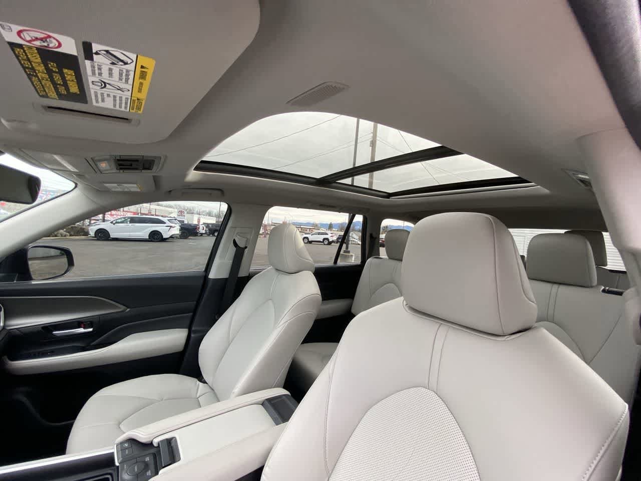 Thumbnail: 2024 Toyota Grand Highlander - 21