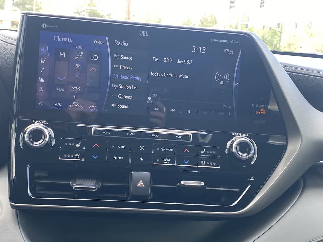 Thumbnail: 2022 Toyota Highlander - 16