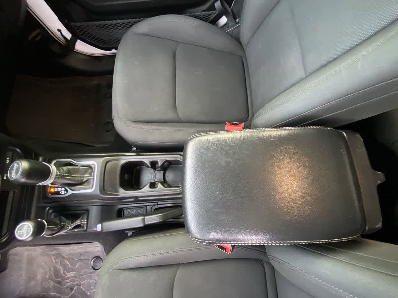 Thumbnail: 2019 Jeep Wrangler - 21