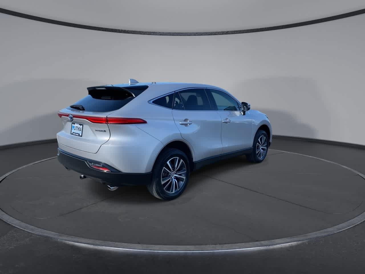 Thumbnail: 2022 Toyota Venza - 8