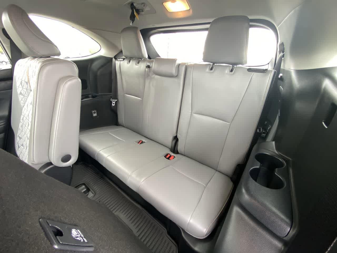 Thumbnail: 2022 Toyota Highlander - 21