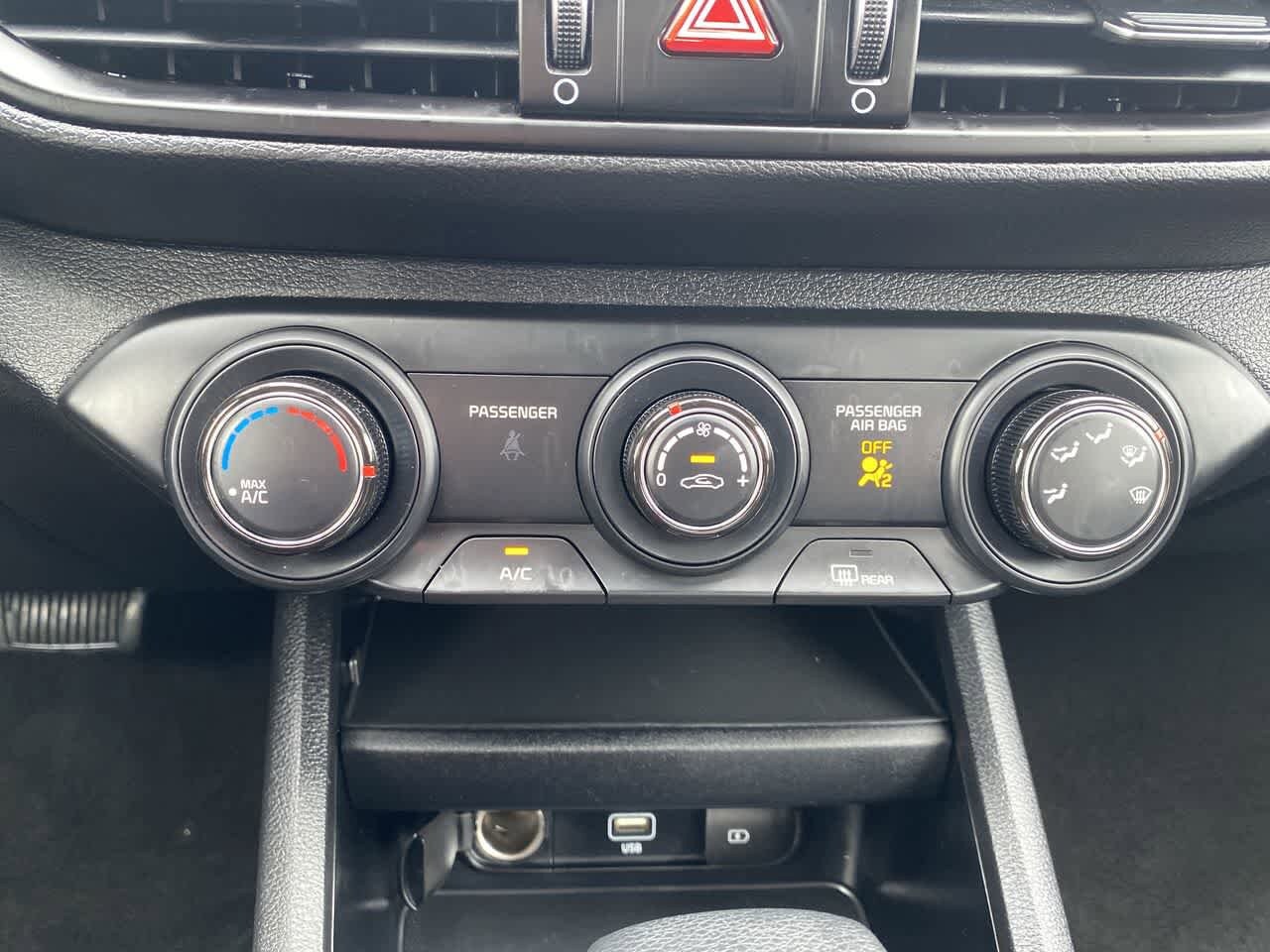 Thumbnail: 2024 Kia Forte - 18