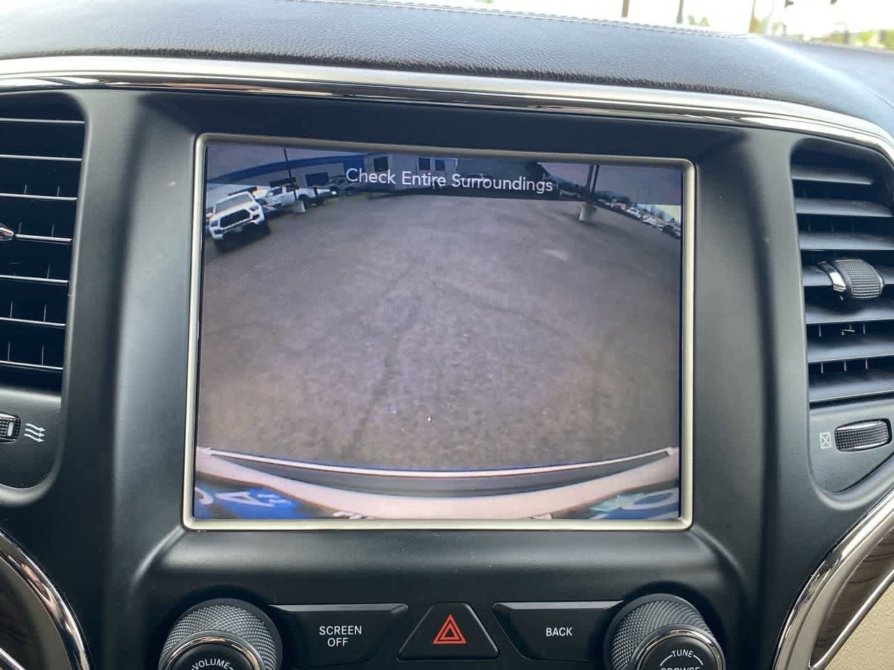 Thumbnail: 2014 Jeep Grand Cherokee - 17