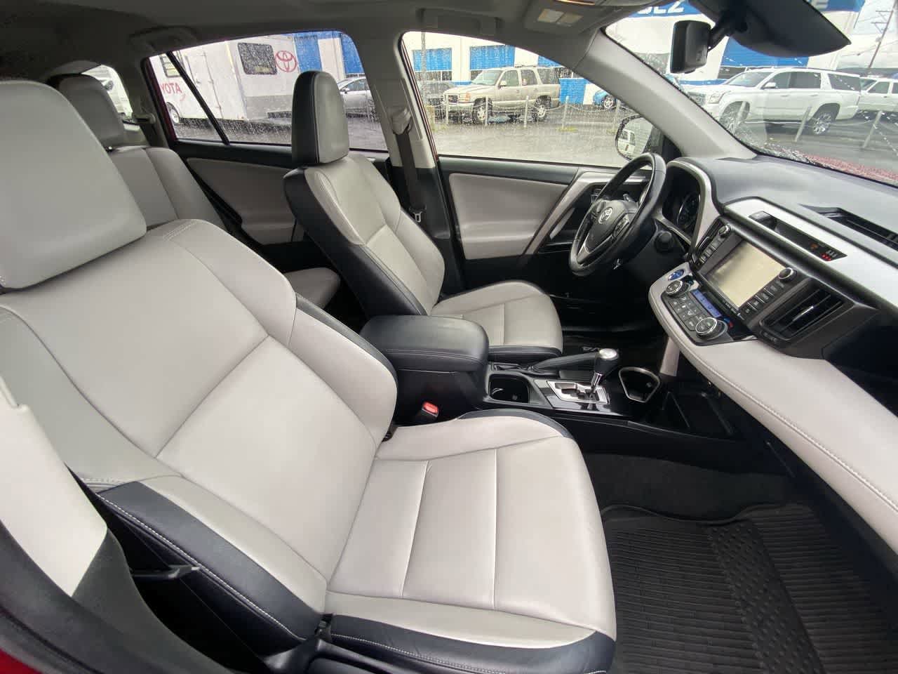 Thumbnail: 2018 Toyota RAV4 - 24