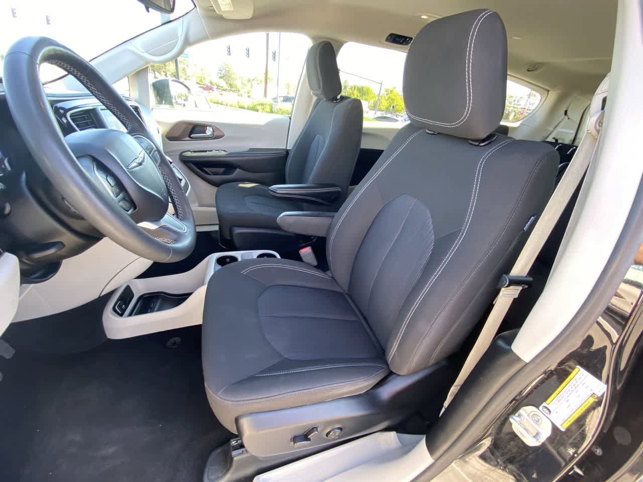 Thumbnail: 2024 Chrysler Voyager - 11