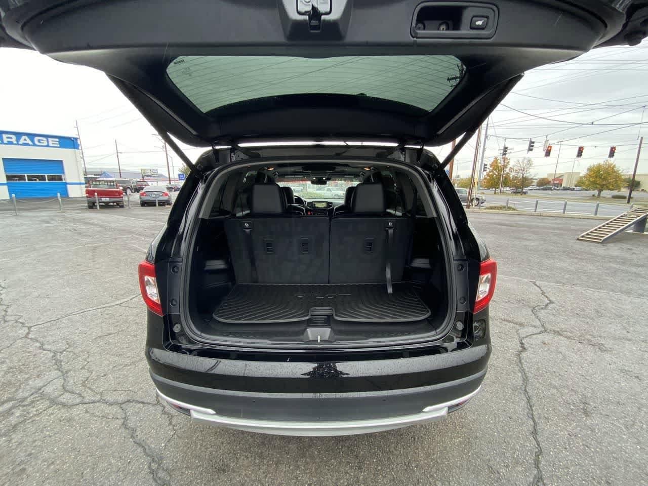 Thumbnail: 2019 Honda Pilot - 25