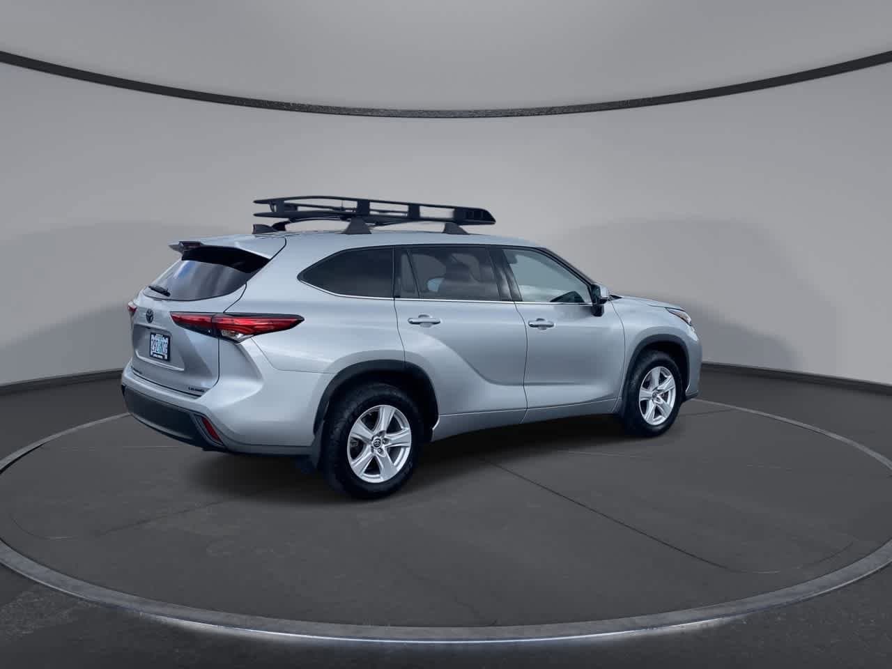Thumbnail: 2022 Toyota Highlander - 9