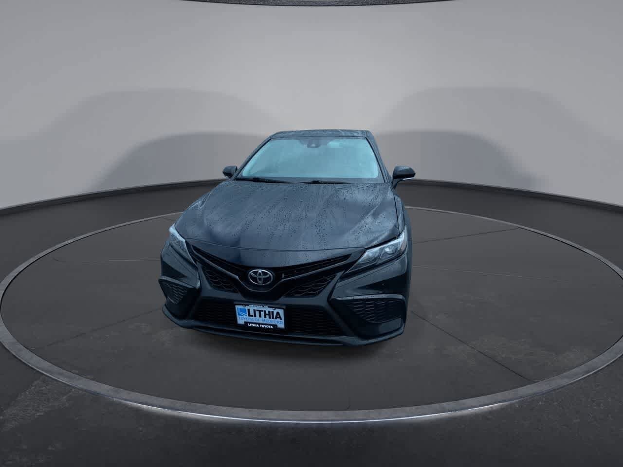 2022 Toyota Camry SE photo 3