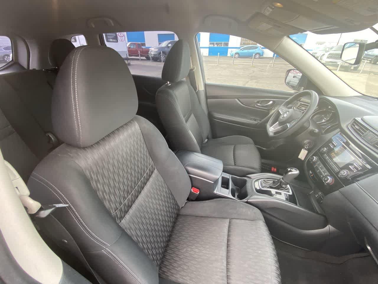 Thumbnail: 2017 Nissan Rogue - 22