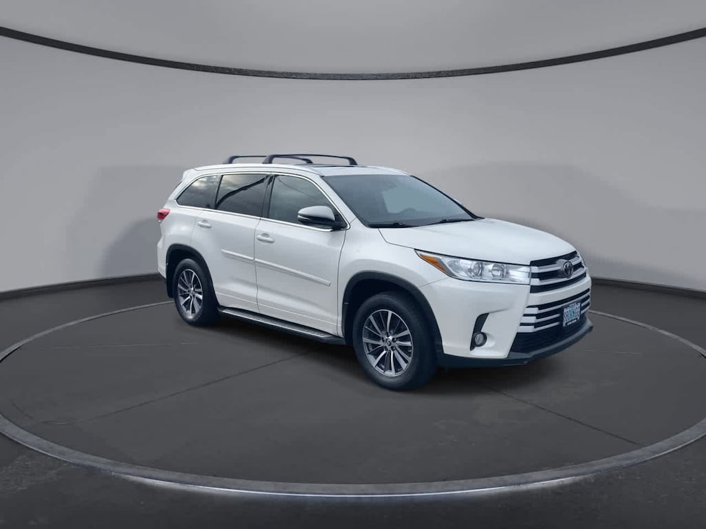 Certified 2017 Toyota Highlander XLE V6 SUV