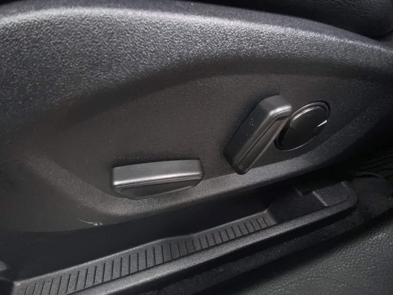 Thumbnail: 2023 Ford Edge - 12