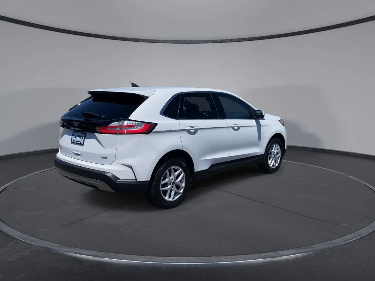 Thumbnail: 2021 Ford Edge - 8