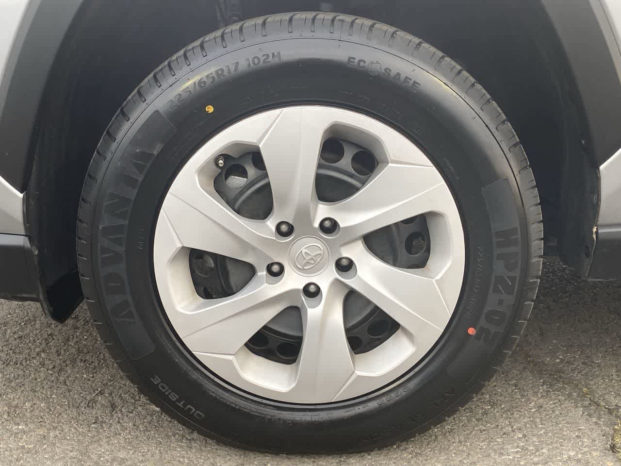 Thumbnail: 2024 Toyota RAV4 - 10