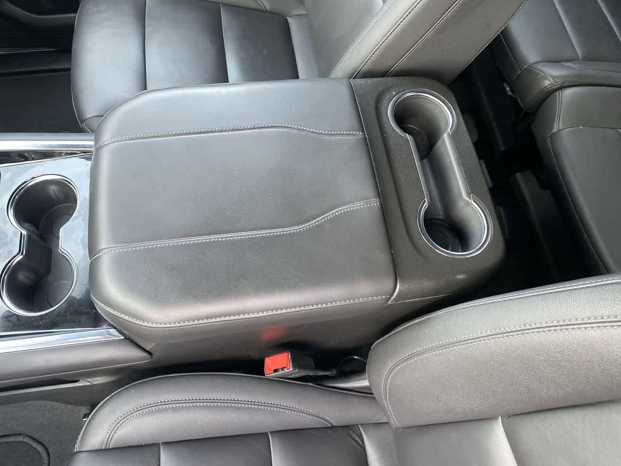 Thumbnail: 2025 Chevrolet Suburban - 21