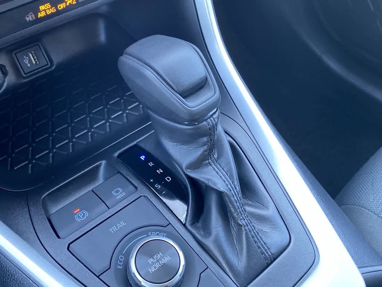 Thumbnail: 2025 Toyota RAV4 - 19