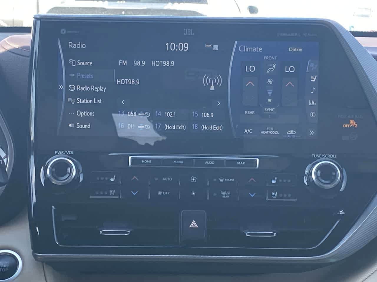 Thumbnail: 2021 Toyota Highlander - 16