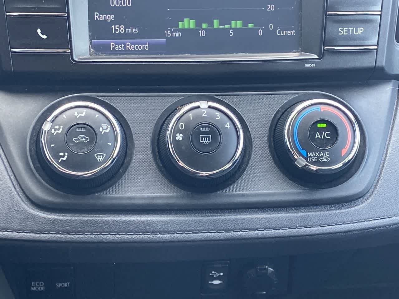 Thumbnail: 2016 Toyota RAV4 - 18