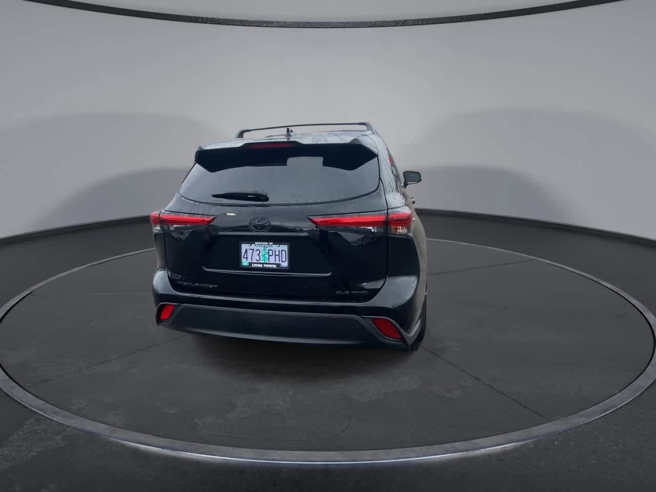 Thumbnail: 2022 Toyota Highlander - 7