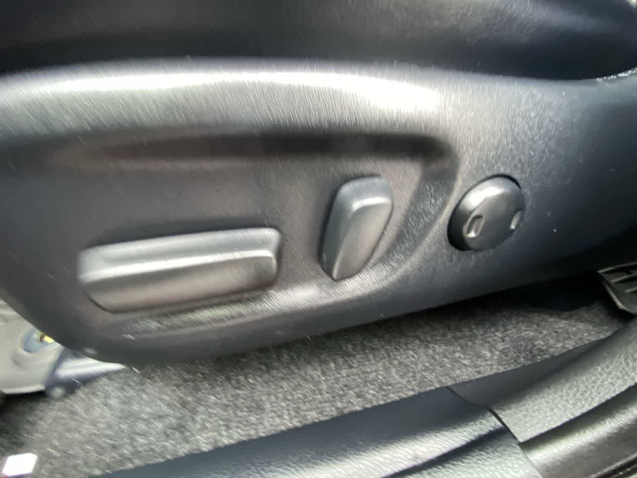 Thumbnail: 2018 Toyota RAV4 - 12