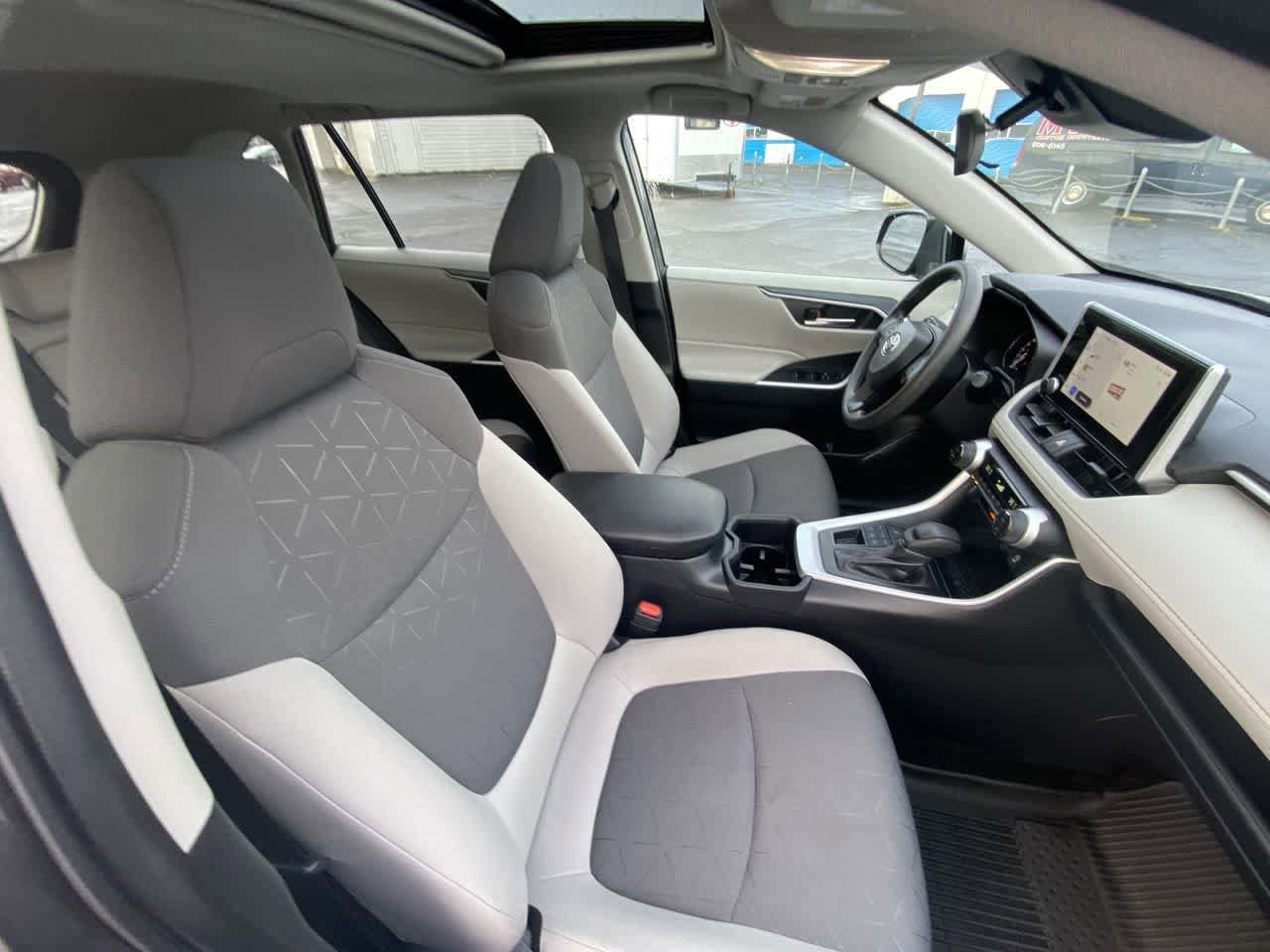 Thumbnail: 2025 Toyota RAV4 - 24