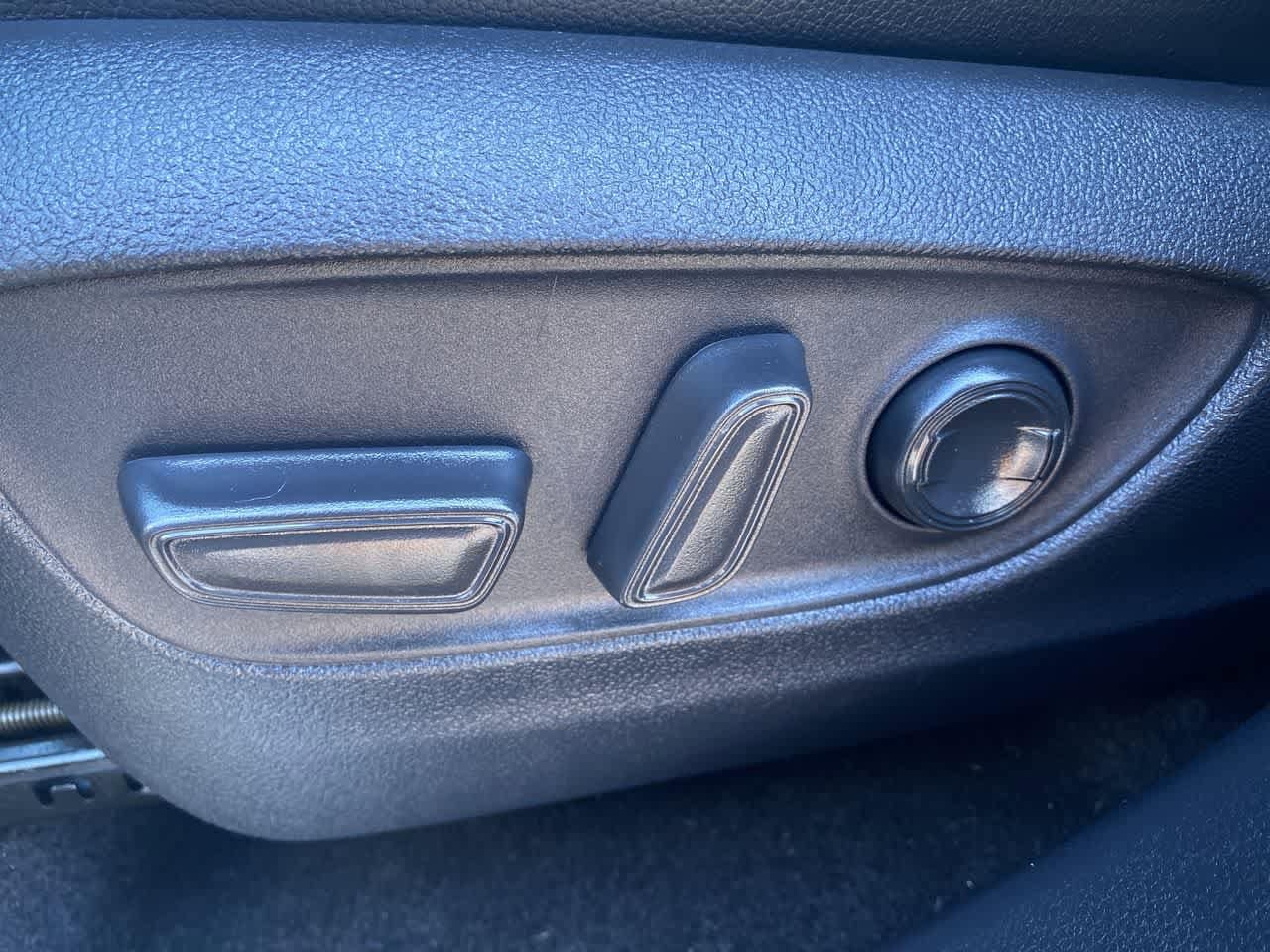 Thumbnail: 2023 Toyota Highlander - 12